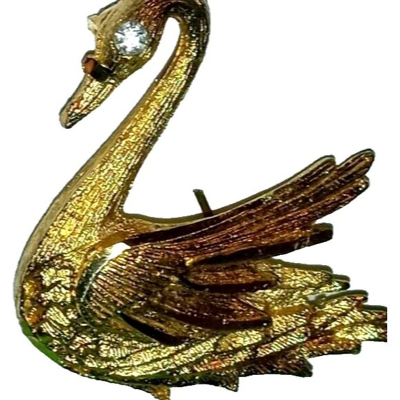 VINTAGE Gold Plated Swan Brooch Detailed Bird Pin Textured Clear Rhinestone Eye - Picture 6 of 9